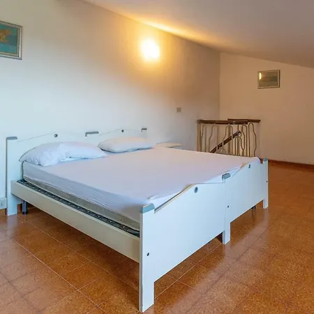 Holiday home Franco 18 *